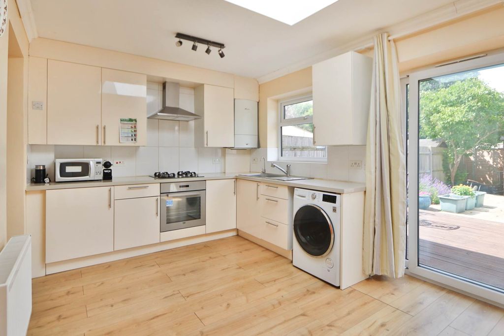 Property photo 3 of 14