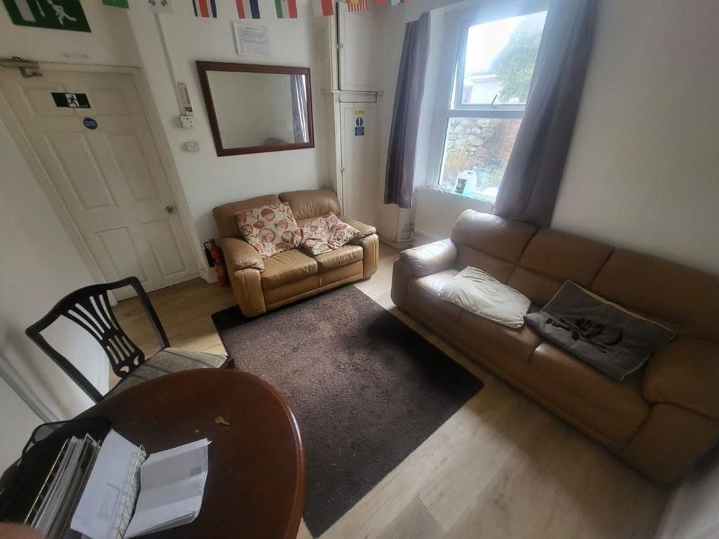 Property photo 3 of 3 3 Acland Road Living Room.Jpg
