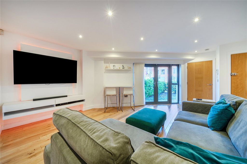 Property photo 1 of 16 Reception Room