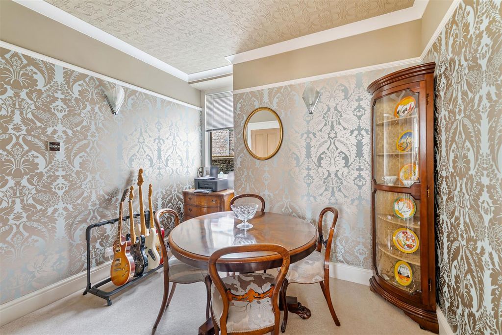Property photo 3 of 18 Dining Room