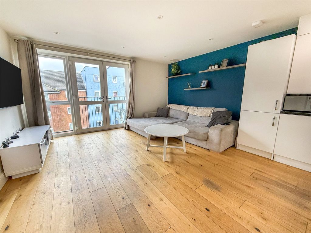 Property photo 2 of 16 Picture No. 24