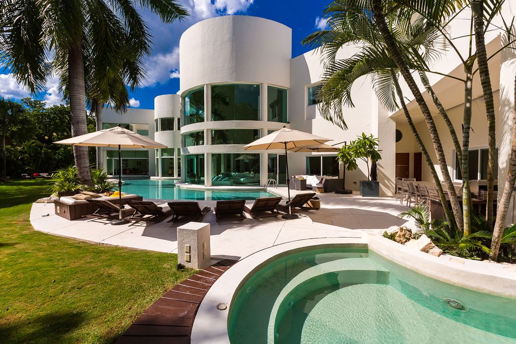 Property photo 3 of 42