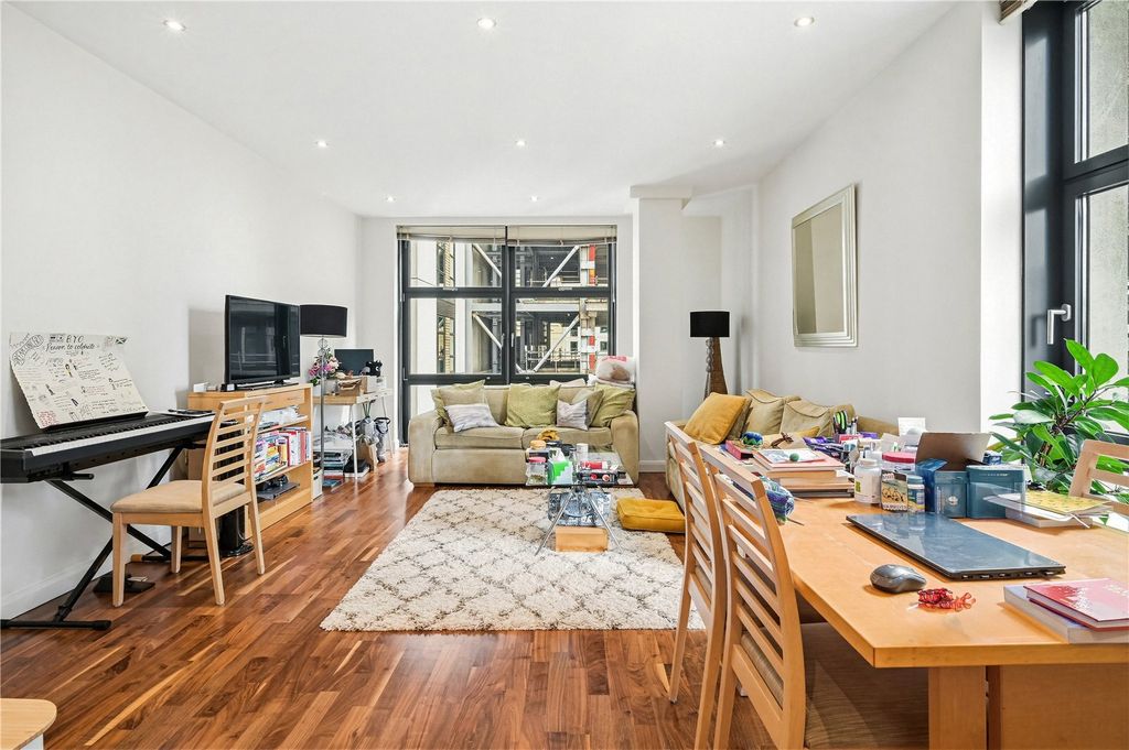 Property photo 3 of 9 Picture No. 14