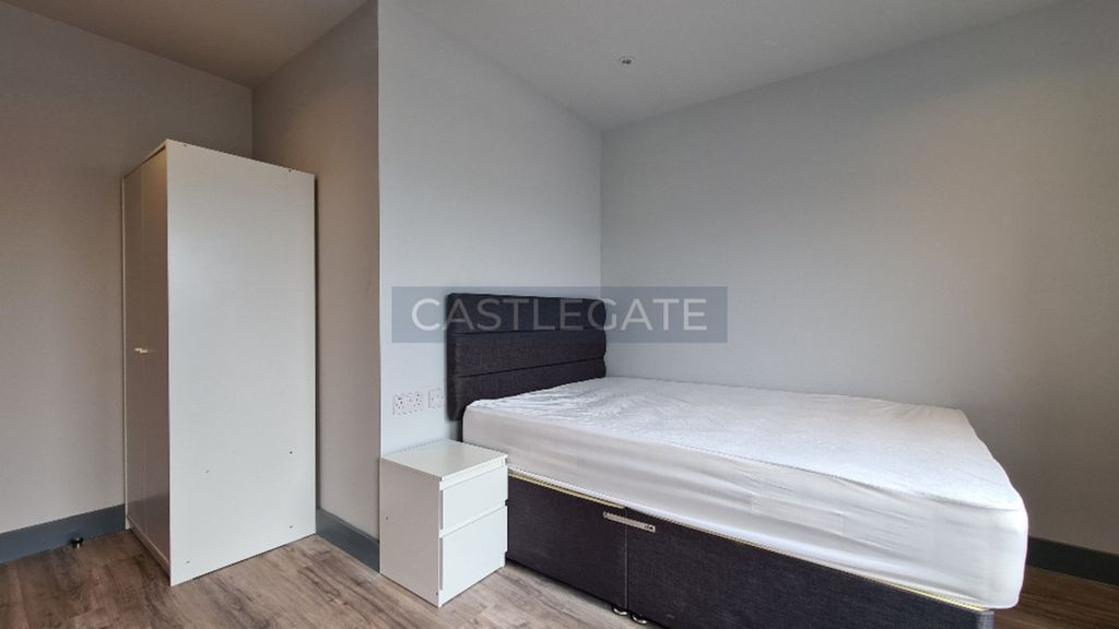 Property photo 2 of 8 Room 81, 82 Renaissance Works, 105 New Street, Huddersfield, HD1 2At
