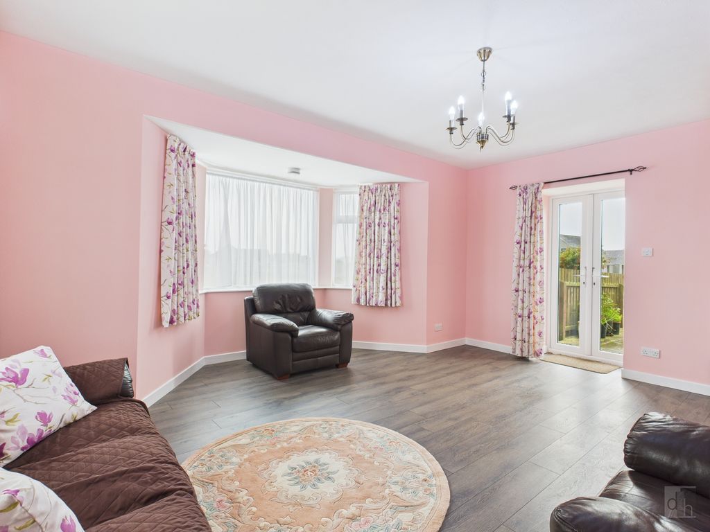 Property photo 2 of 31