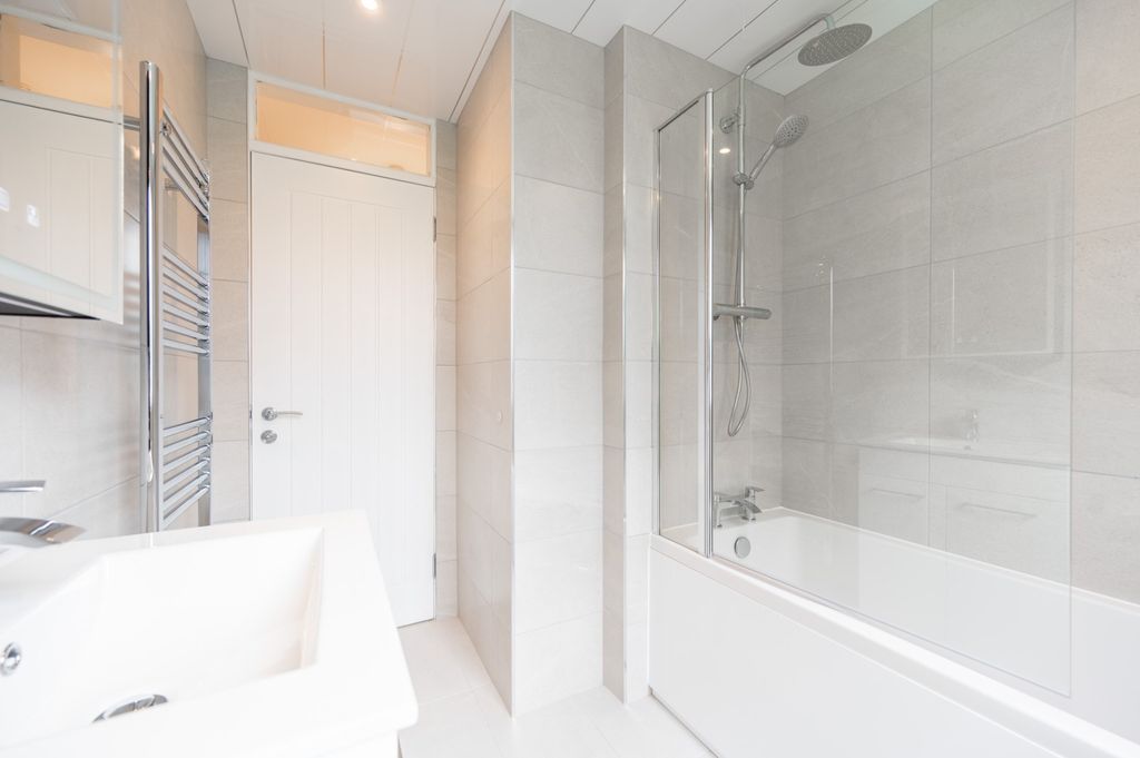 Additional image 10 of 2 bed flat to rentWoodhouse Court, Busby, Glasgow G76