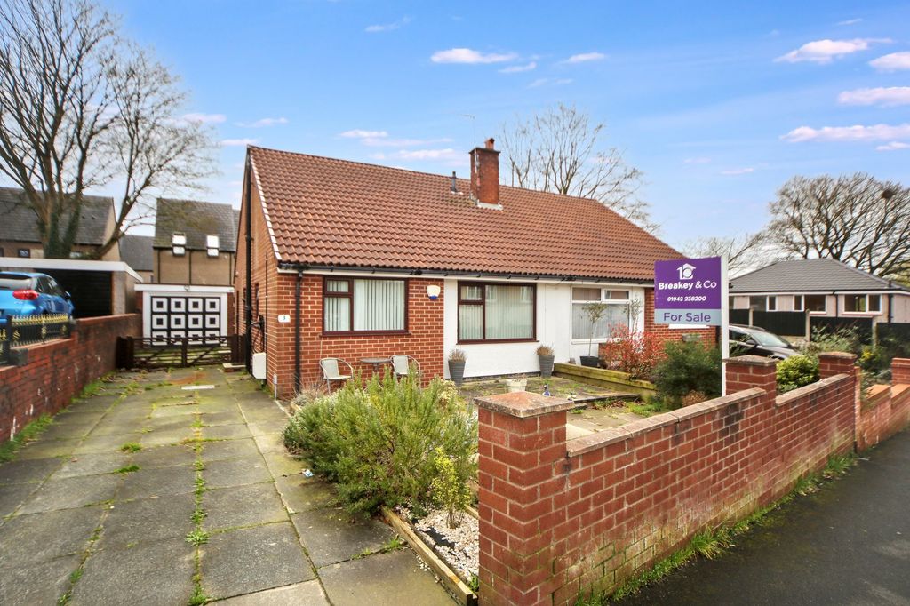 Property photo 1 of 20