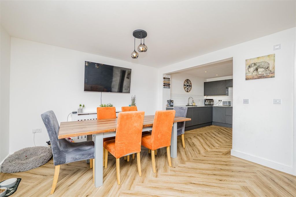 Property photo 1 of 29 Kitchen/Reception Room