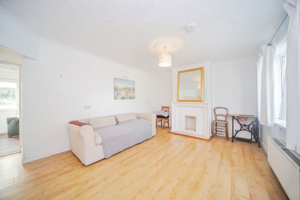 Property photo 3 of 18 Pbox-Img.Jpg