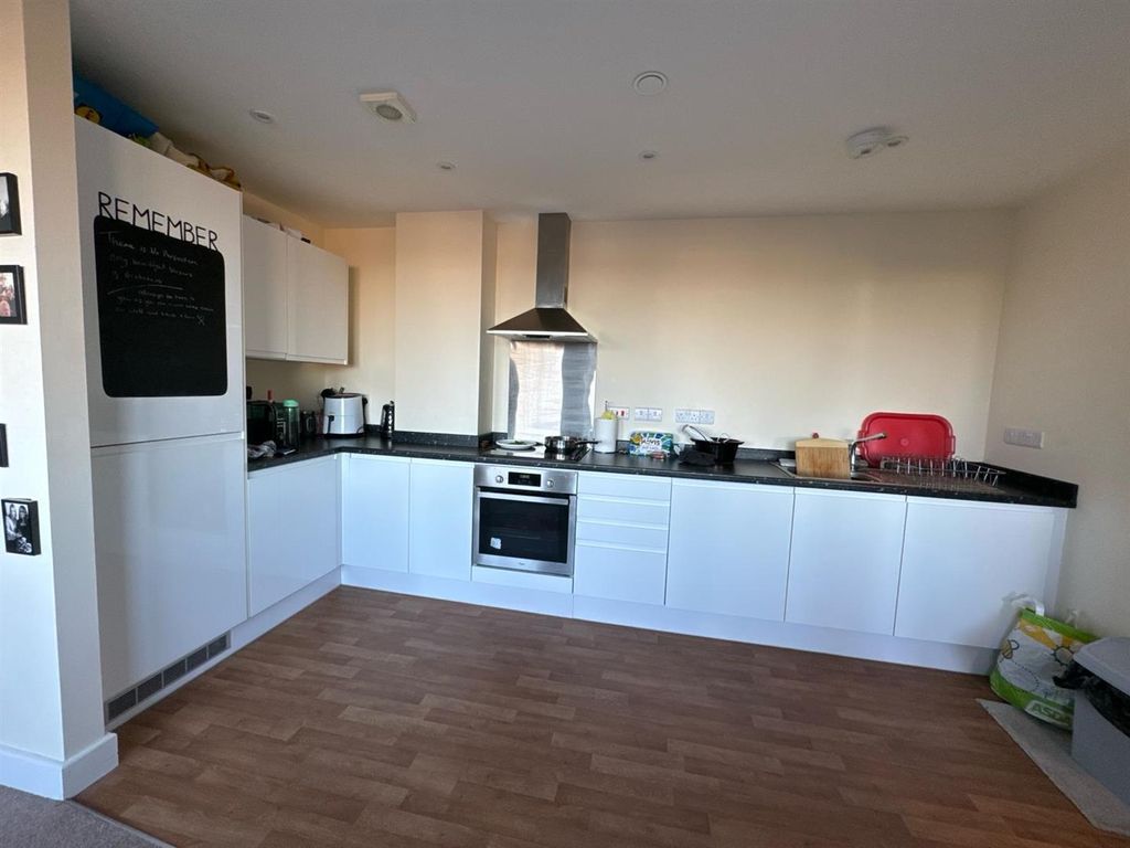 Property photo 2 of 6 Kitchen.Jpg