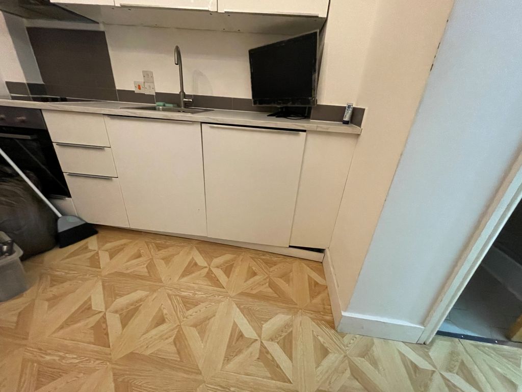 Property photo 1 of 3 Studio Flat To Rent In Peckham Se15.
