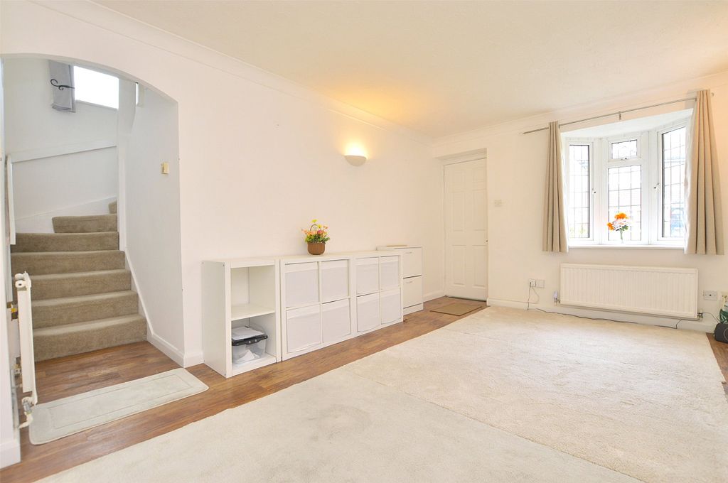 Property photo 3 of 18 Lounge