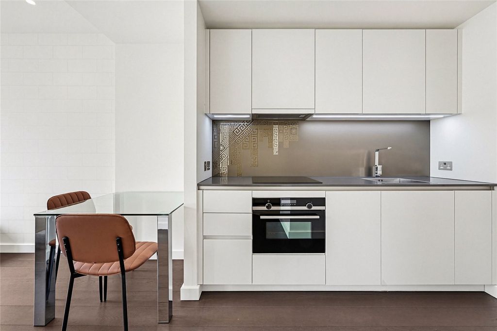 Property photo 2 of 14 Picture No. 12