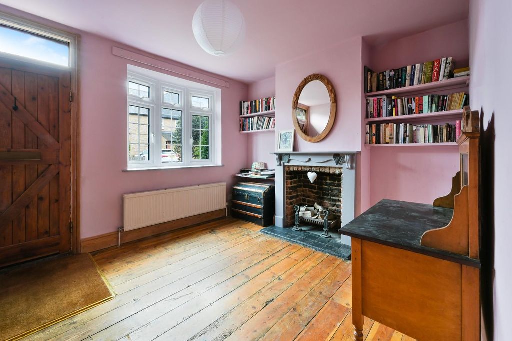 Property photo 2 of 14 Albert Road