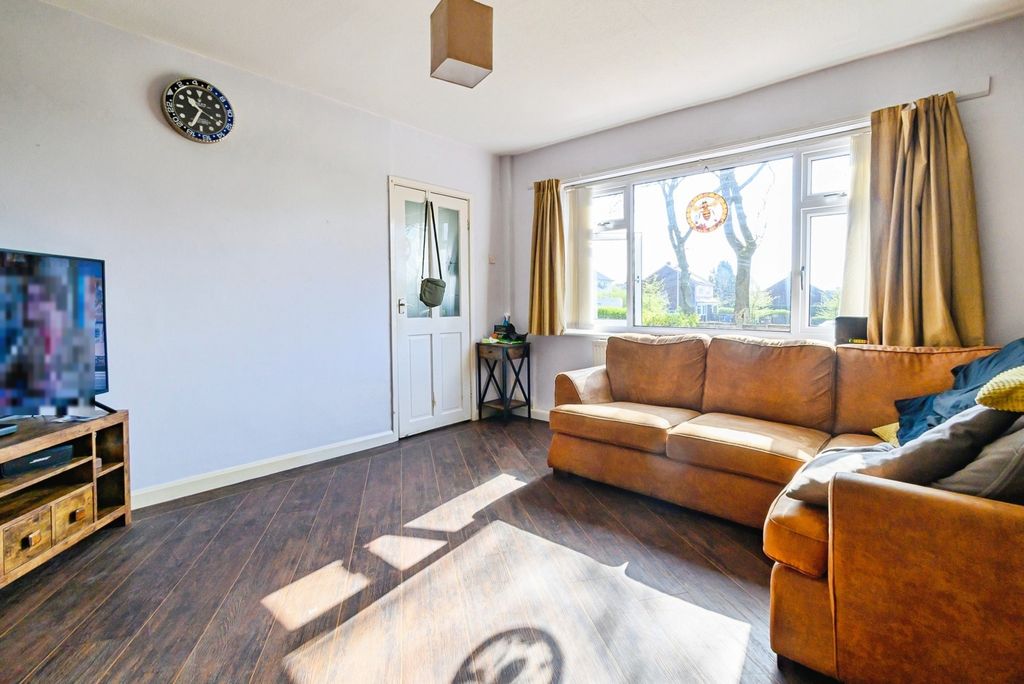 Property photo 2 of 20 Living Room