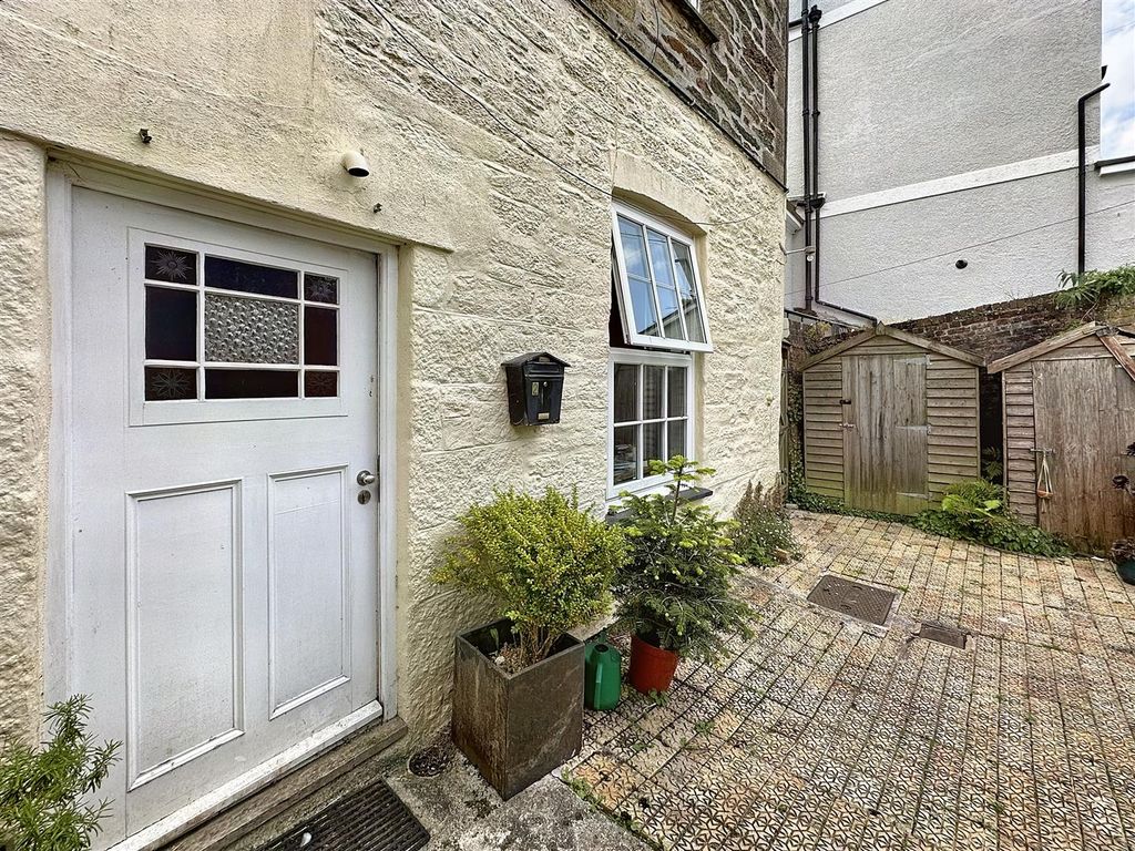 Property photo 3 of 4