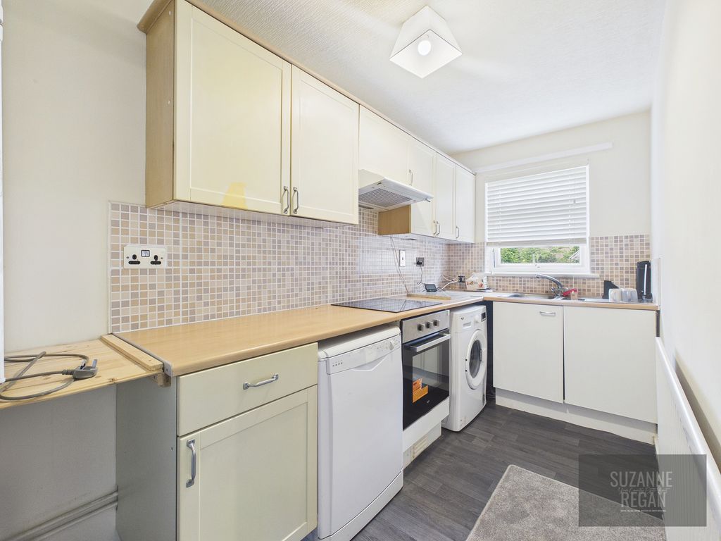 Property photo 3 of 12 Cam05192G0-Pr0354-Still009