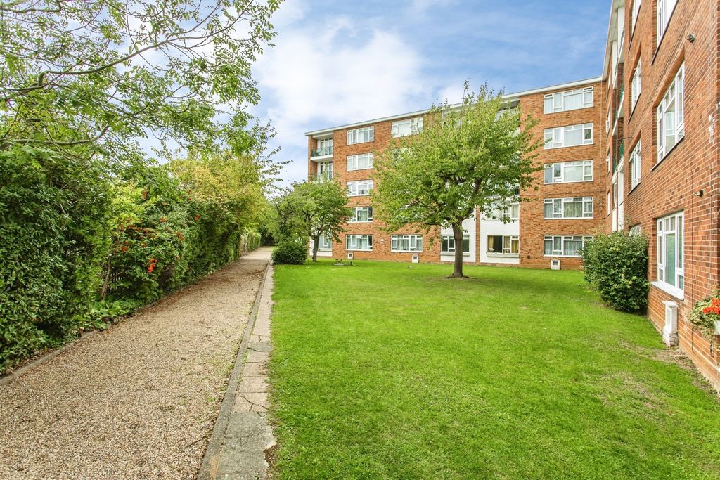 Property photo 1 of 19 Chalkwell Lodge