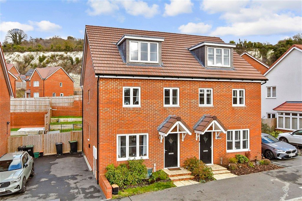 Property photo 2 of 11 External (Web)