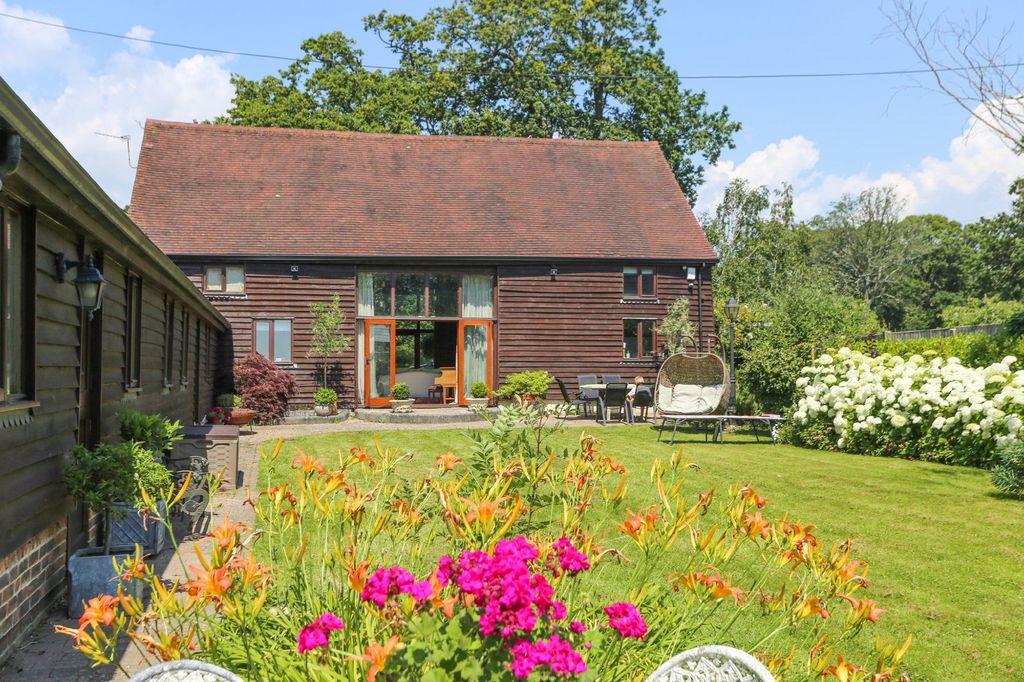 Property photo 2 of 19