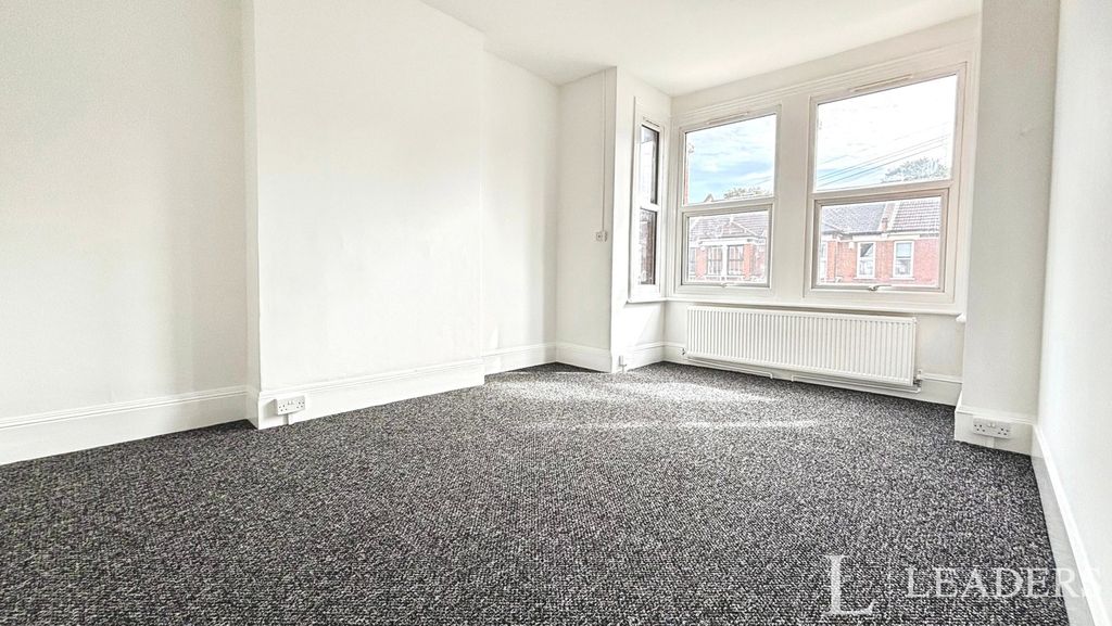 Property photo 1 of 10 Room