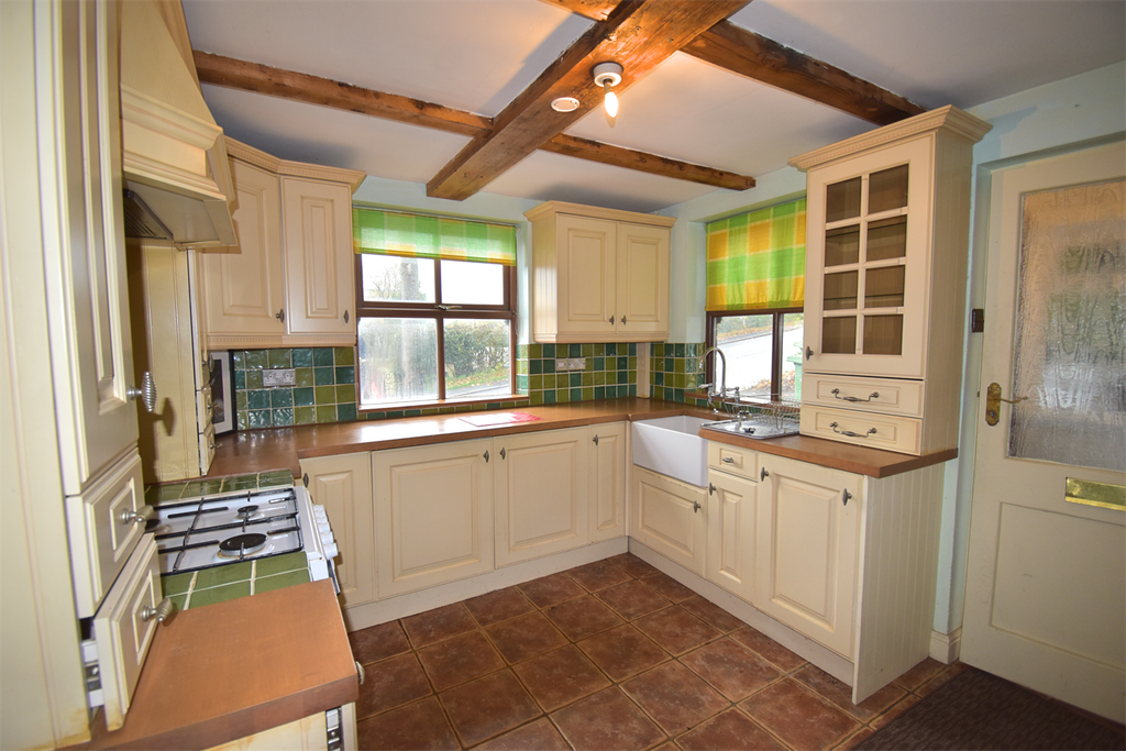 Property photo 2 of 14 Kitchen