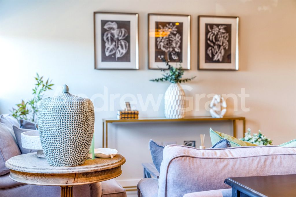 Additional image 10 of 2 bed flat to rentOrchard House, 2 Victoria Square, Droitwich WR9