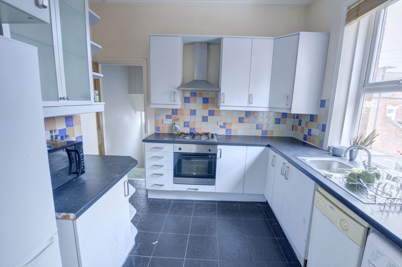 Property photo 3 of 9 Photo 8