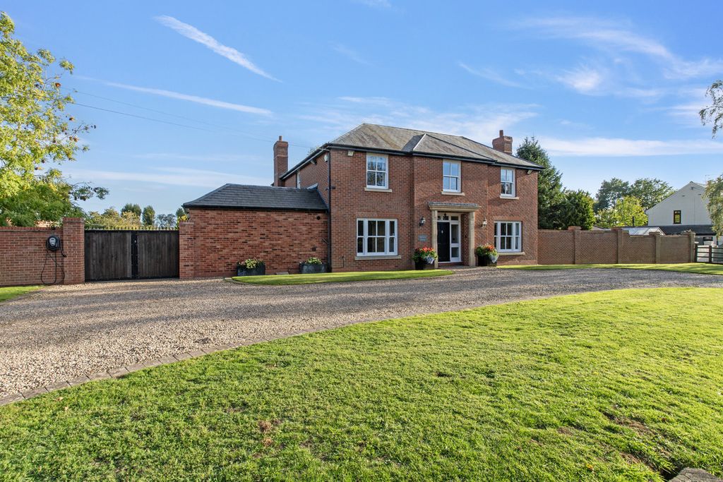 Property photo 3 of 41