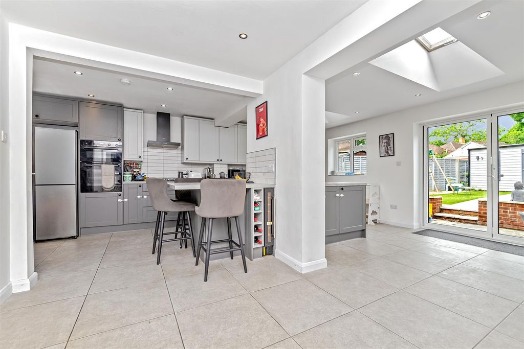 Property photo 2 of 19 46Claremont-52.Jpg