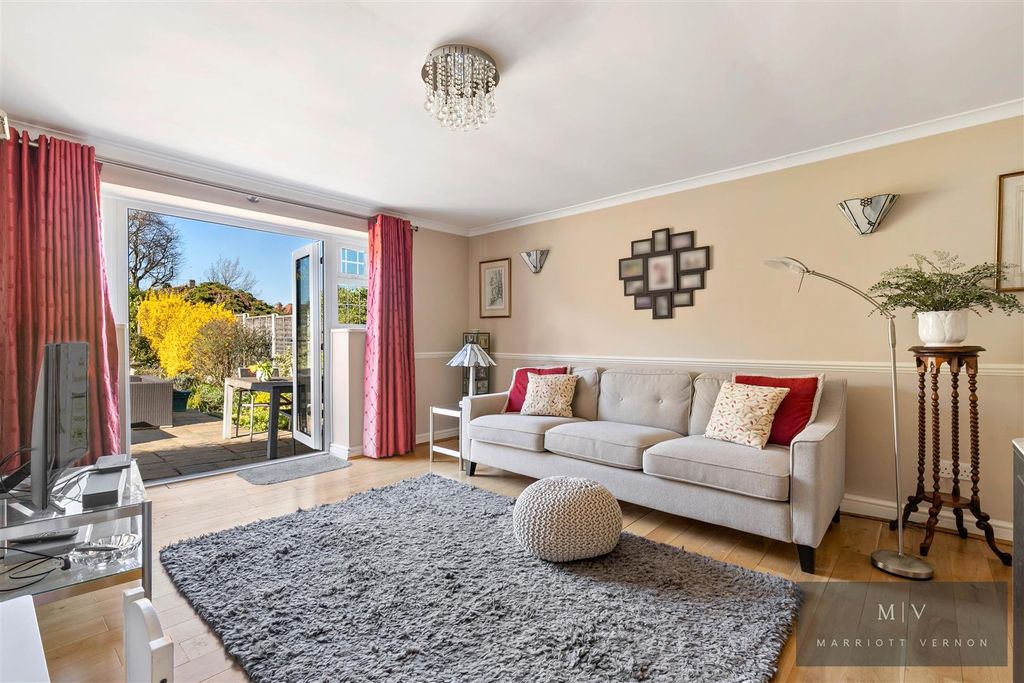 Property photo 2 of 25 Winchelsey Rise 10 MV-1.Jpg