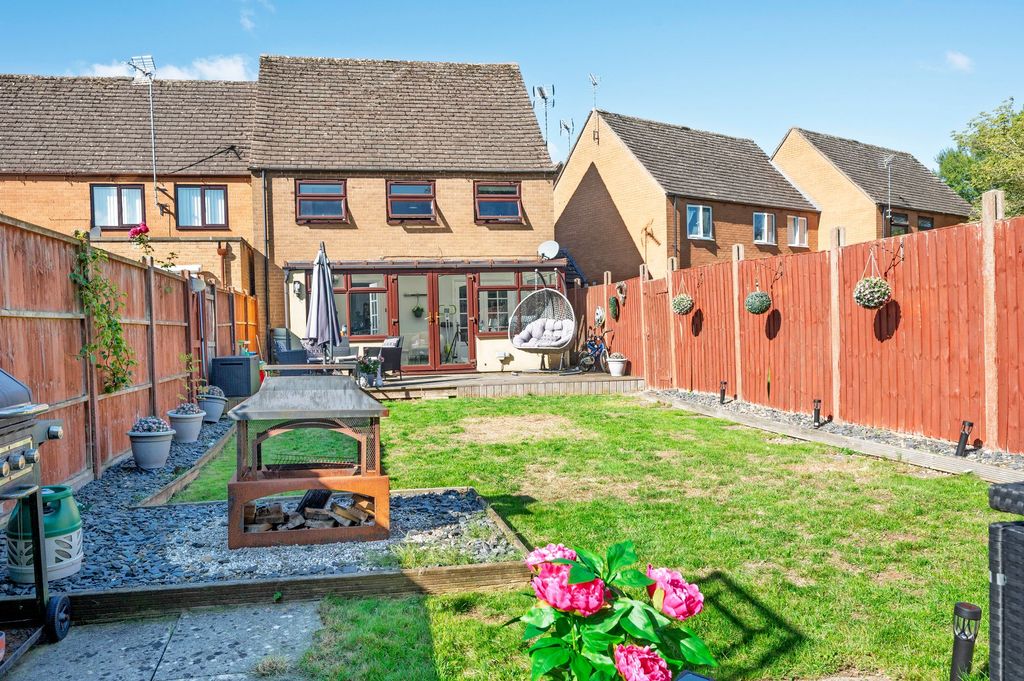 Property photo 2 of 19 Garden