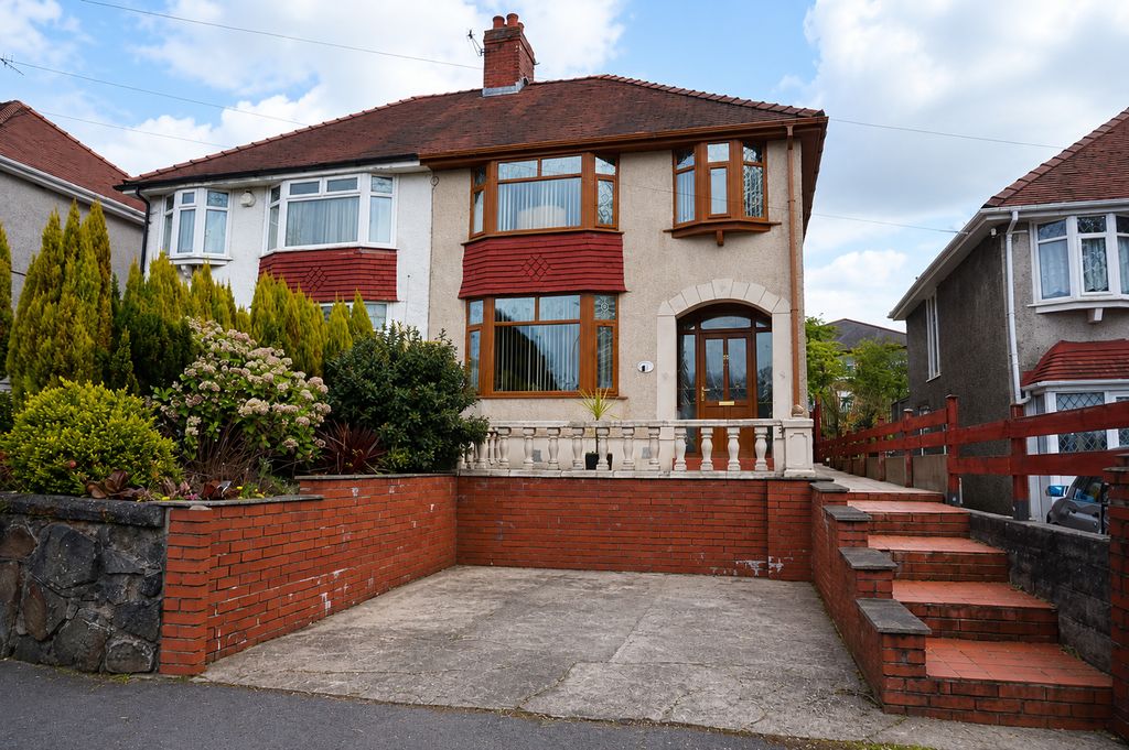 Property photo 1 of 12
