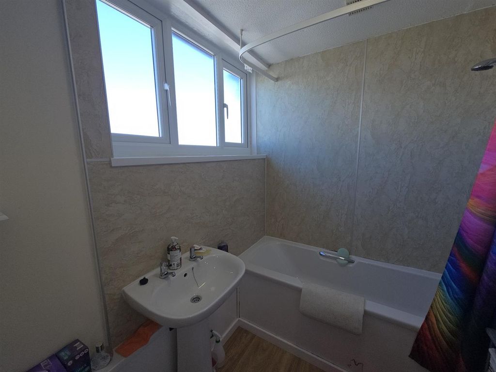 Property photo 3 of 8 d8E84Fdc-1E19-44F8-92Be-c71B6E928723.Jpg