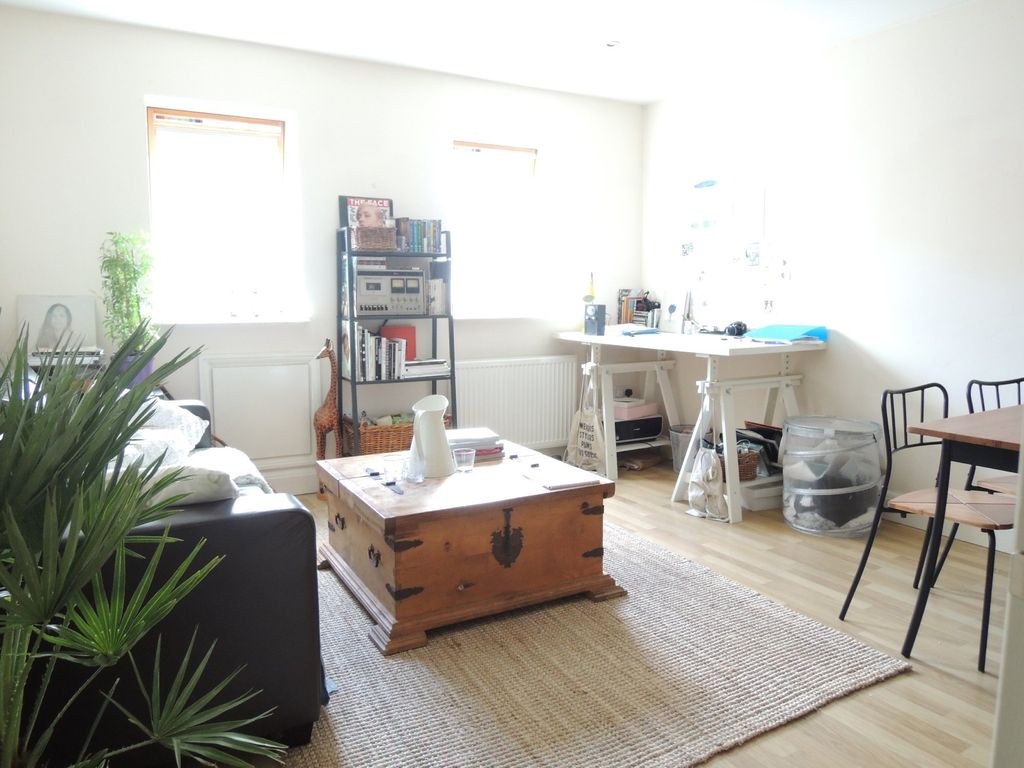 Property photo 2 of 8