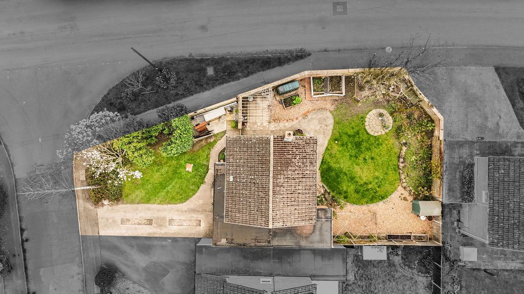 Property photo 2 of 26