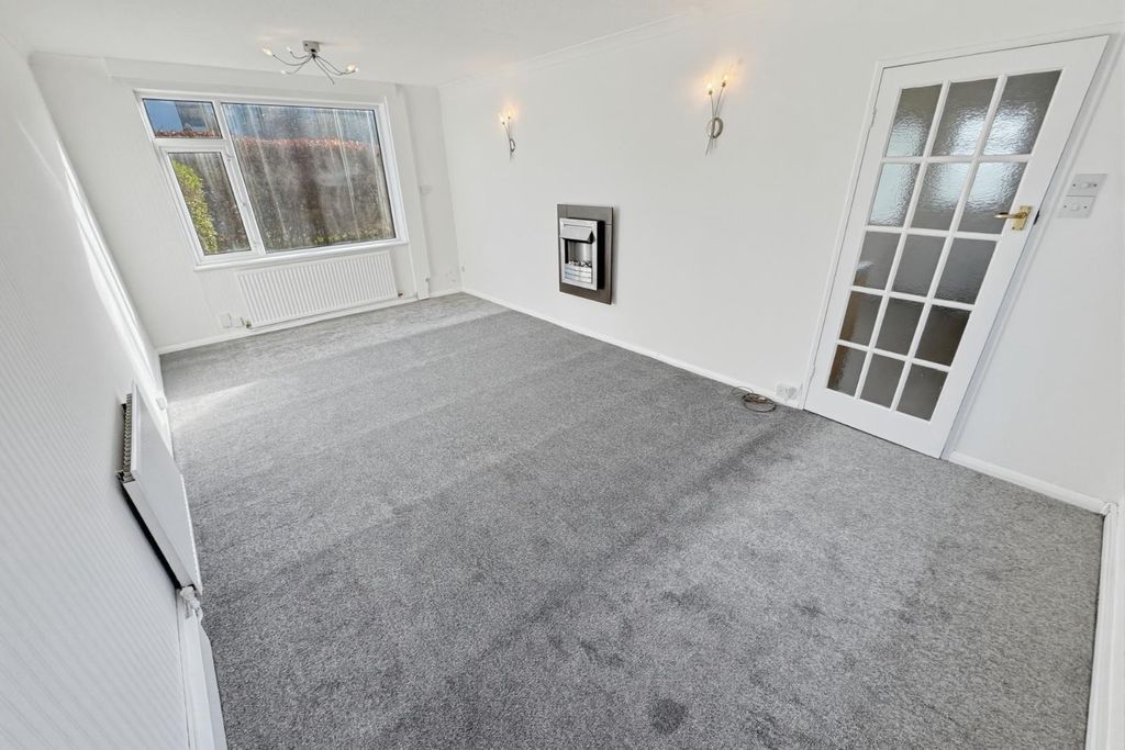 Property photo 3 of 18 3.Jpg