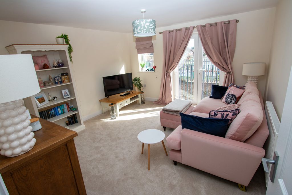 Property photo 3 of 18