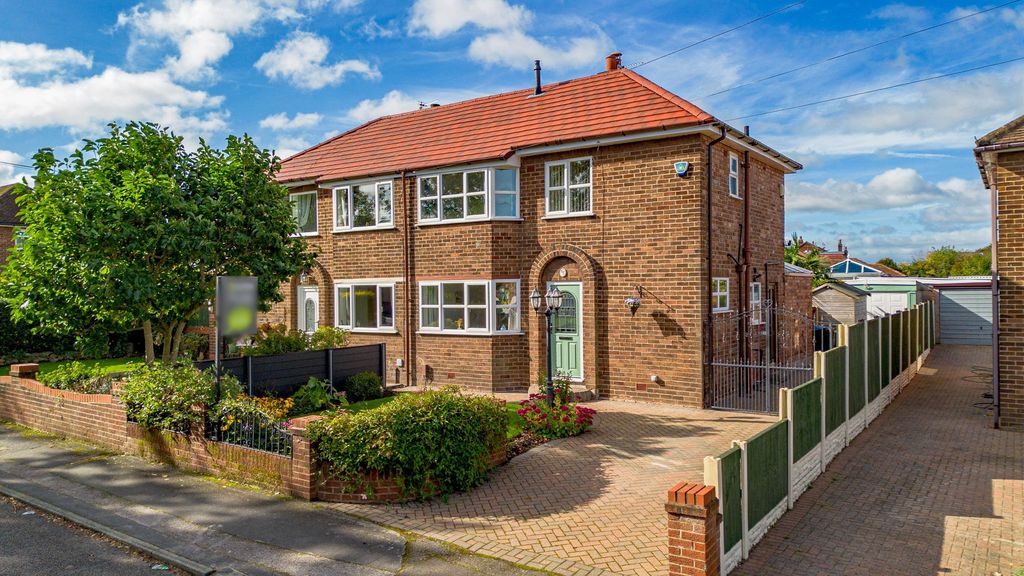 Property photo 1 of 31
