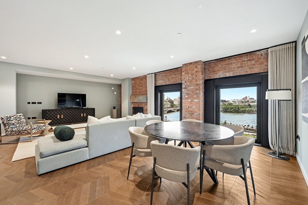 Property photo 2 of 17 Reception Room