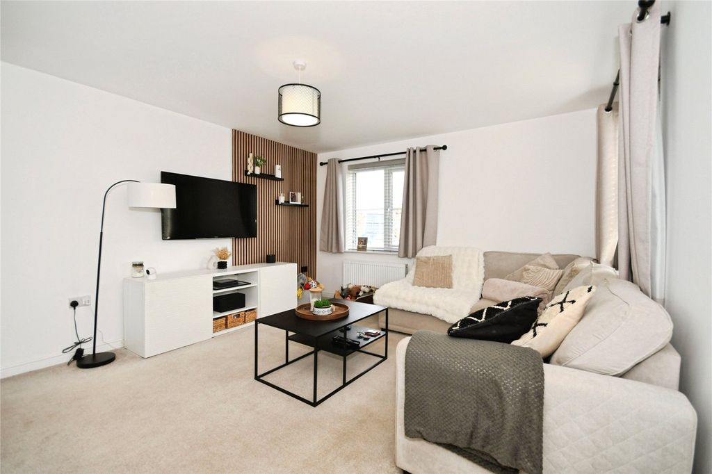 Property photo 2 of 15 Picture No. 10