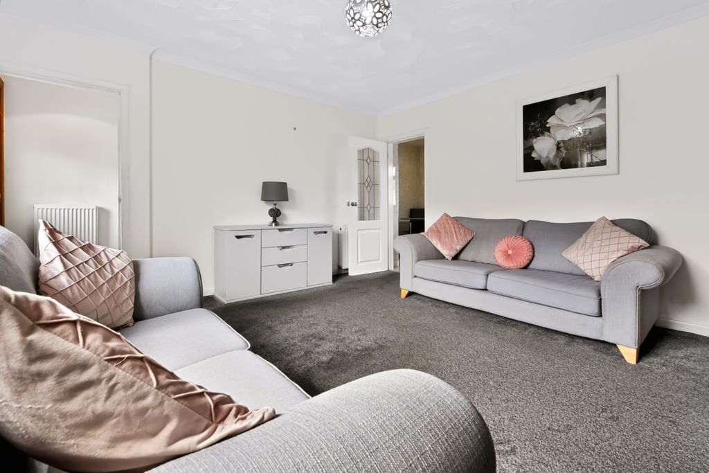 Property photo 2 of 29