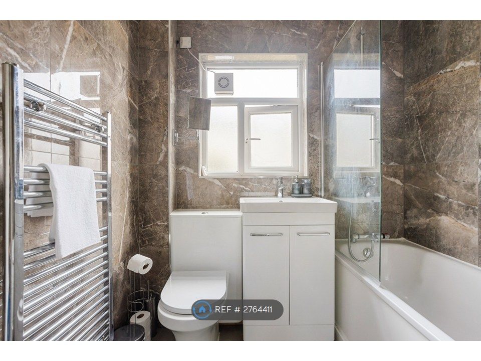 Property photo 3 of 25