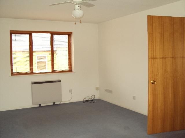 Property photo 3 of 6 11 Grove Road Thrapston Lounge 2.Jpg