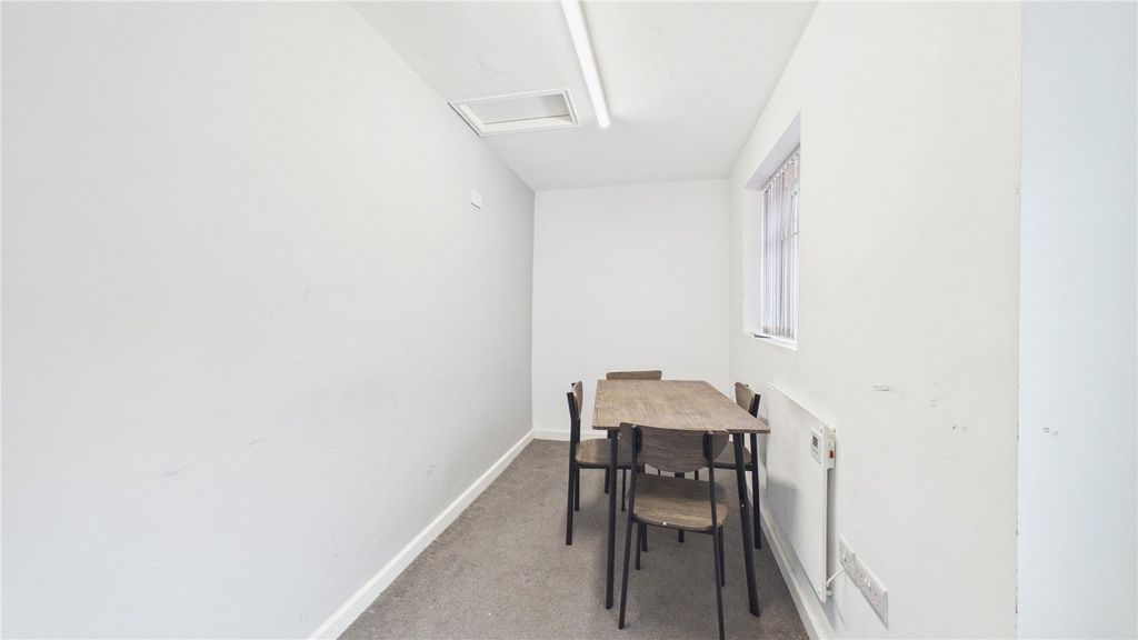 Property photo 3 of 10 Picture No. 07