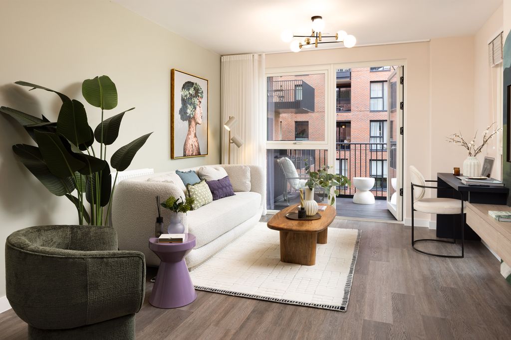 Property photo 3 of 6 Lounge Photograph - Hendon Waterside