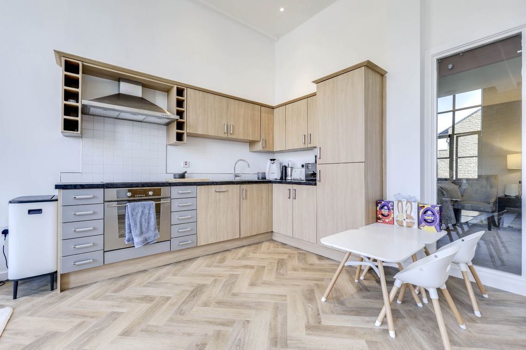 Additional image 4 of 2 bed flat for saleMeadow Road, Apperley Bridge, Bradford, West Yorkshire BD10