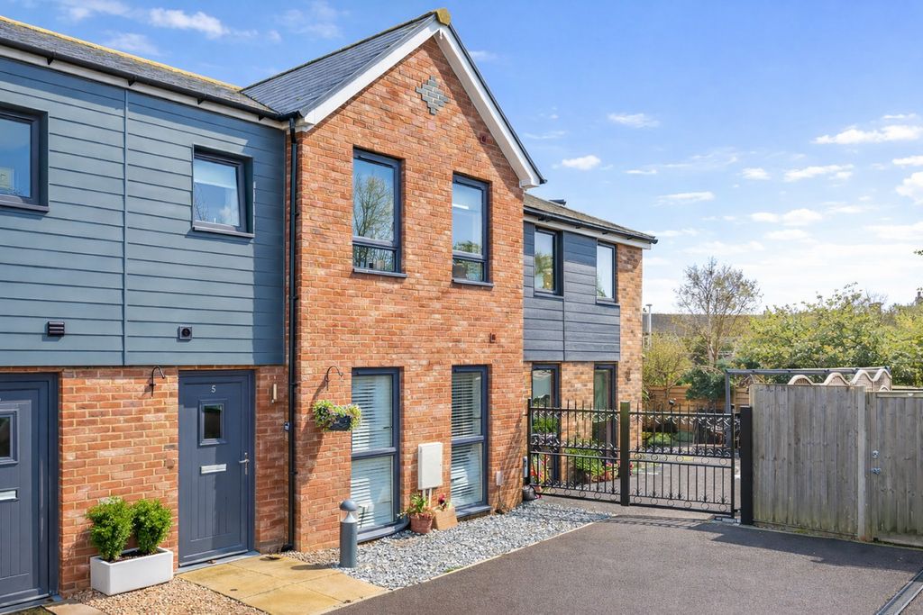 Property photo 1 of 21