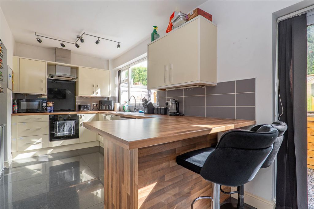 Property photo 3 of 20 Kitchen/Diner