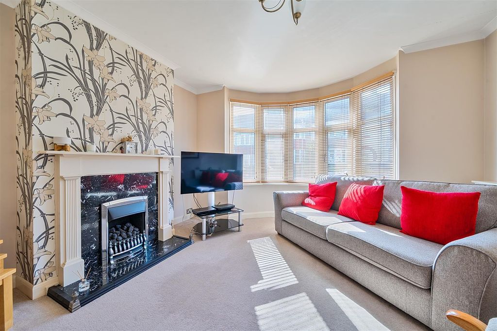 Property photo 2 of 22 1442304-12-69Dcbab204215.Jpg